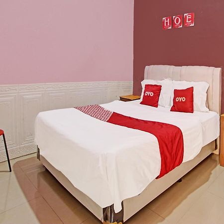 Oyo 91490 Hotel Rumah Kita Cirebon Exteriör bild