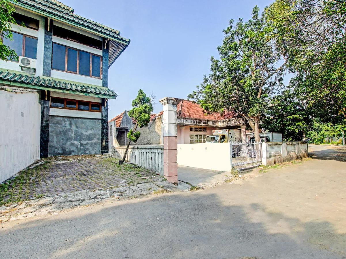 Oyo 91490 Hotel Rumah Kita Cirebon Exteriör bild