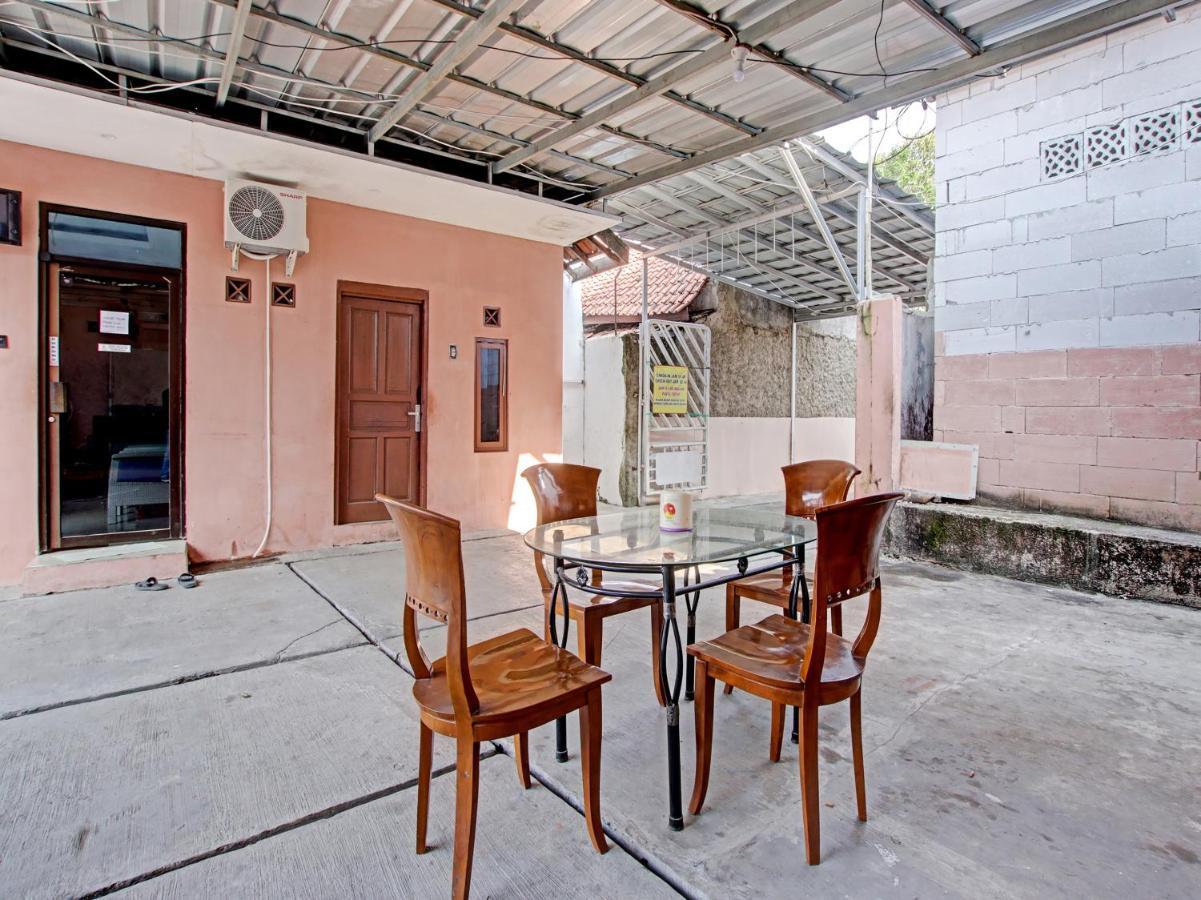 Oyo 91490 Hotel Rumah Kita Cirebon Exteriör bild