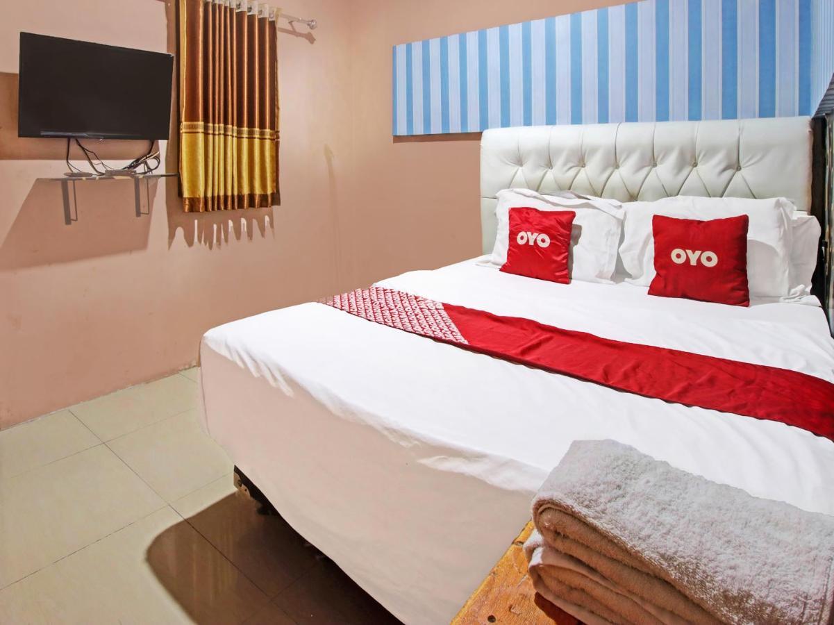 Oyo 91490 Hotel Rumah Kita Cirebon Exteriör bild
