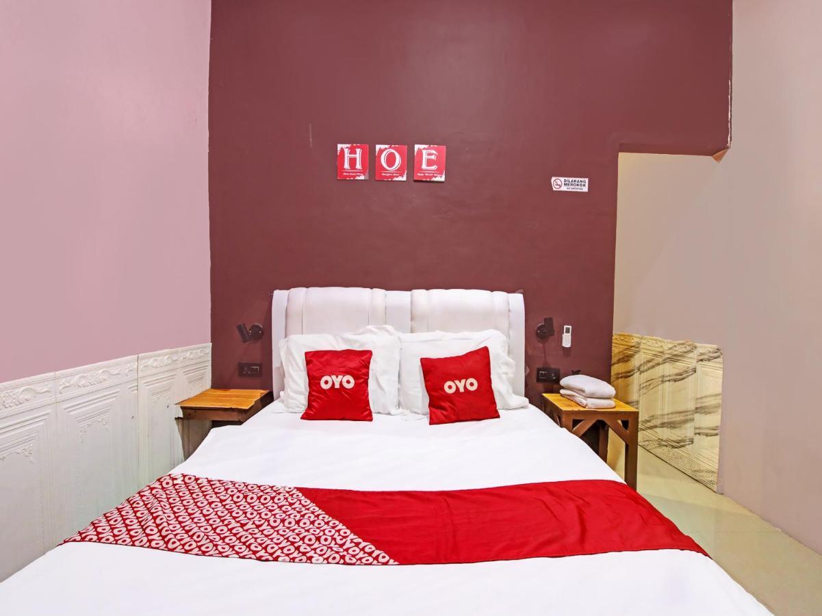 Oyo 91490 Hotel Rumah Kita Cirebon Exteriör bild