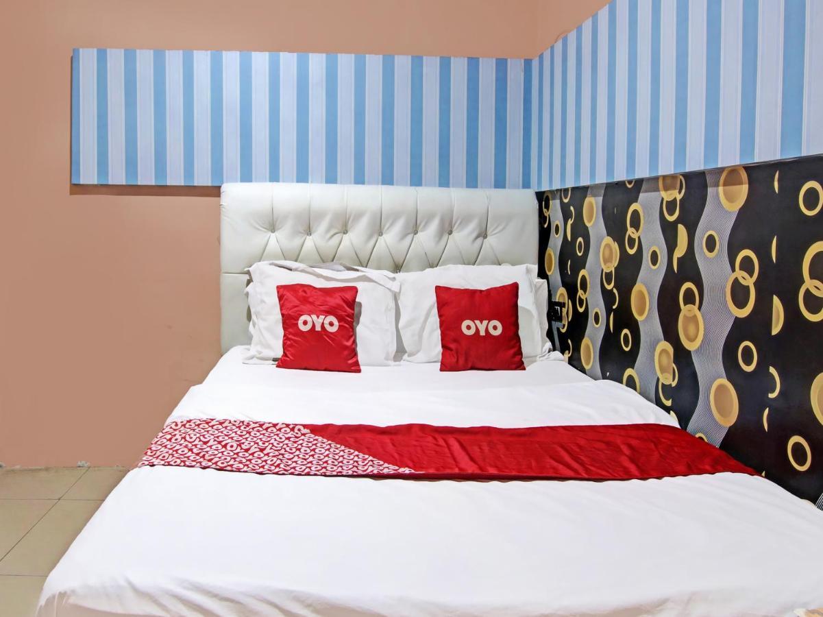 Oyo 91490 Hotel Rumah Kita Cirebon Exteriör bild