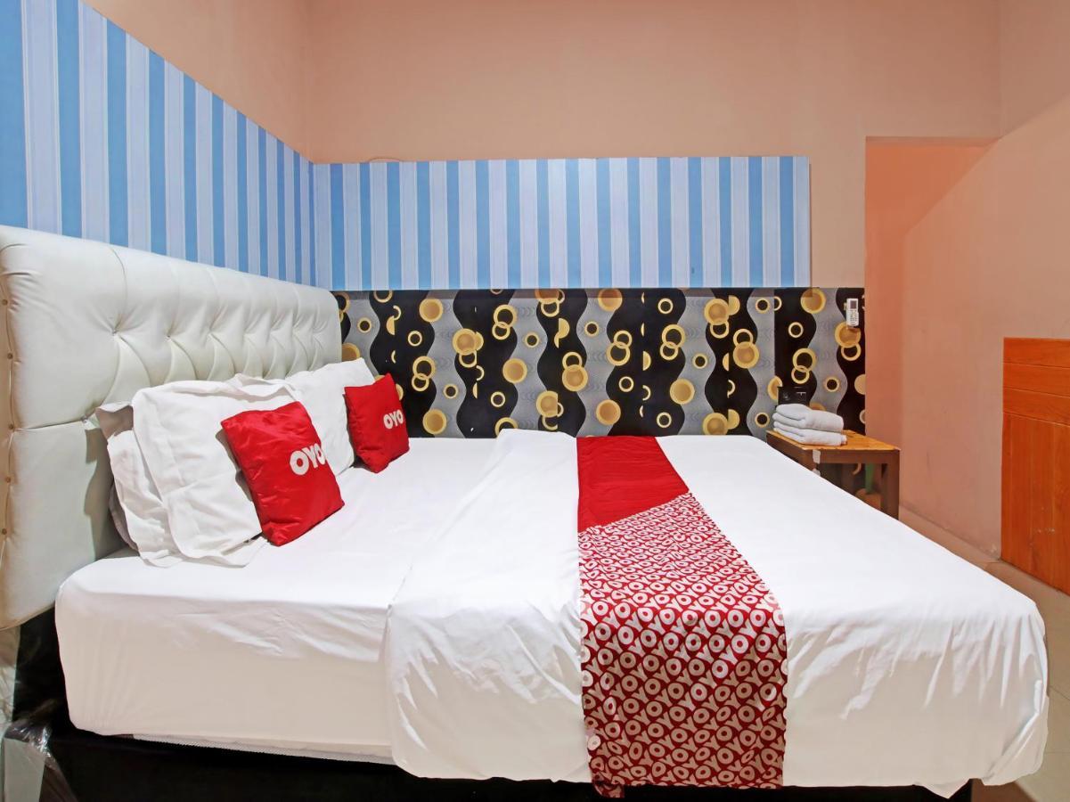 Oyo 91490 Hotel Rumah Kita Cirebon Exteriör bild