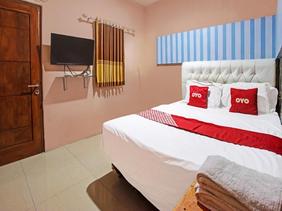 Oyo 91490 Hotel Rumah Kita Cirebon Exteriör bild